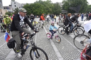 Nov petek, nov protest v Ljubljani: Korona virus = Kontrola virus (FOTO)