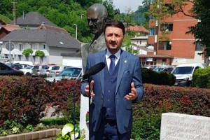 Janez Drnovšek bi danes praznoval sedemdeseti rojstni dan. Župan Zagorja dostikrat pove, da mu je bil kot drugi oče