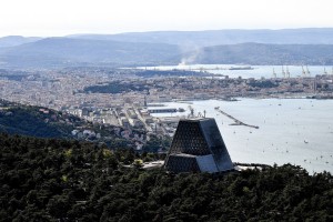 Trst so po novem uradno osvobodili zavezniki in ne jugoslovanska vojska