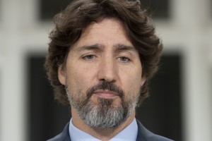 Kanadski premier Justin Trudeau je najnovejši politik s covidom