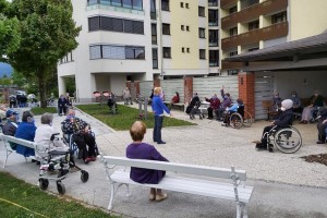 Zaposleni množično zapuščajo dom starejših v Radovljici, direktor pa je šel z računovodkinjo v Beograd