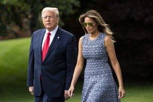 Trump praznoval 75. rojstni dan: sinova sta mu javno voščila, Melania je tiho