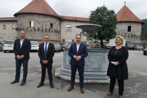 AVDIO: Minister Vrtovec v Žužemberku o prenovi tamkajšnje cestne infrastrukture