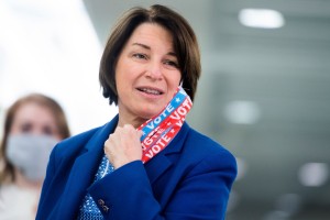 Bomo po odhodu Melanie iz Bele hiše dobili Slovenko v ameriški vladi? Med kandidati za ministrico tudi Amy Klobuchar