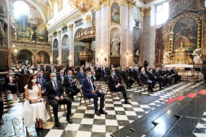 Škof Bizjak v maši za domovino: Grozljivo je, s kakšno lahkoto toliko sredstev obveščanja nalaga polena na grmado