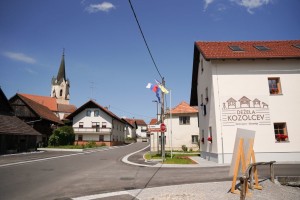 FOTO: Namenu predali prenovljeno cesto Slovenska vas–Šentrupert