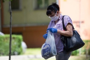 Epidemiolog: V Beogradu je lahko vsakdo, ki ga srečate, okužen, ne da bi to vedel