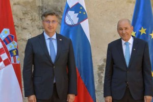 Janša in Plenković za še tesnejše sodelovanje v boju proti covidu-19