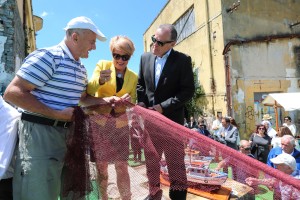 Kaj za vraga se gre ministrica? Pivčeva o razvpitem obisku v Izoli zdaj noče odgovarjati, ker je šla na dopust; poglejte, kaj je tam počela (FOTO)