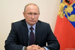 Putin govori o genocidu na vzhodu Ukrajine, ruske sile se zbirajo na meji