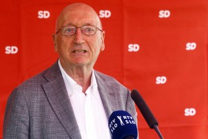 Dežman: Če že Pirjevec govori o Titovi Jovanki kot nasilni, debeli balkanski Ksantipi, ali ni Tito nasilni, zrejeni balkanski tiran?