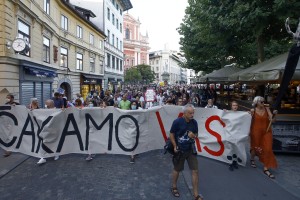 Protestniki zagrozili vladi: Čakamo vas! (FOTO)