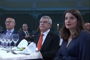 Ministrica Simona Kustec jo je odnesla brez kazni, ker ni nosila maske. Inšpektorat je oglobil le Olimpijski komite in njegovega predsednika