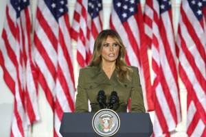 Melania se je oglasila: Popolnoma obsojam nasilje, ki se je zgodilo na Kapitolu