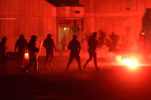 Na protestu brutalno napaden fotograf Borut Živulovič