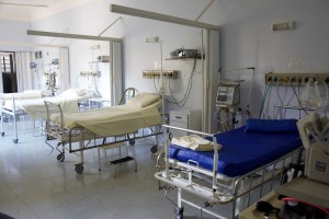 AVDIO: Krka ob enih – Na covidnem oddelku novomeške bolnišnice pretežno oboleli JV Slovenije