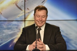 Bo Musk spoštoval anketo na TW, po kateri naj bi prodal 10 odstotkov delnic Tesle?