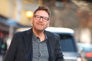 Kenneth Branagh bo upodobil Borisa Johnsona v televizijski seriji o pandemiji koronavirusa