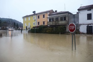 Tako so narasle vode poplavile Strunjan (FOTO)