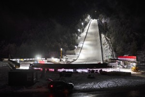 Planica, kakršne še ni bilo: brez navijaškega praznika in pod žarometi