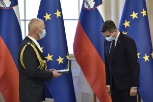 Pahor je Roberta Glavaša povišal v čin generalmajorja Slovenske vojske