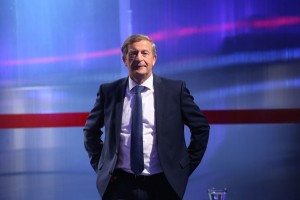 Desus pred propadom? Erjavec na izhodnih vratih, besen zaradi noža v hrbet, ki sta mu ga zabila Simonovič in Hršak