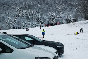 Slovenci so se med prazniki utrgali z verige: "V Kranjski Gori je zmanjkalo svežega zraka", je potožila policija (FOTO)