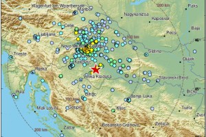 Zagreb stresel močan potres, čutili smo ga tudi v Sloveniji: ljudje v mrzlem zimskem jutru bežali na ulice (VIDEO)