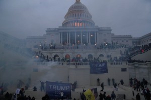 Kongresniki bi preiskovali napad Trumpovih podpornikov na ameriški kongres