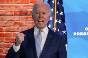 Biden sporoča svetu: Amerika je nazaj