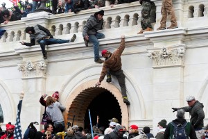 FBI svari pred oboroženimi protesti Trumpovih podpornikov - tudi na Bidnovi inavguraciji