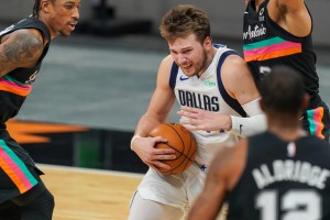 Fenomenalni Dončić našel ključ za San Antonio (VIDEO)