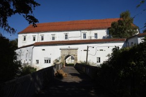 Muzej norosti izgnan z gradu Cmurek