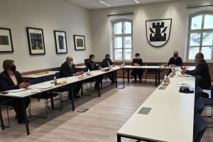 AVDIO: Krka ob enih – Kmetijski minister Podgoršek je v Beli krajini predstavil protikoronske ukrepe
