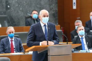 Gantar: Janša se zaveda, da je ključni problem, kako ostati na oblasti, tudi ko ne bo več premier