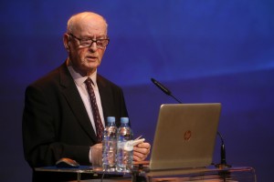 Ker je pisateljsko društvo udarilo po Janši, je iz DSP izstopil Janko Kos