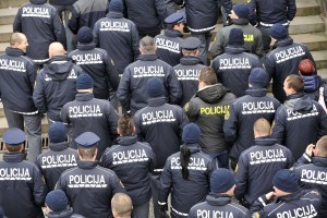 Policija v parlamentarni preiskavi: Janša in Hojs na muhi nove preiskovalne komisije