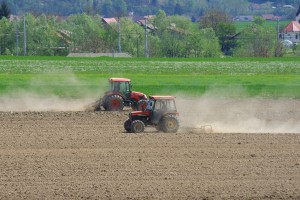 Odbor DZ za kmetijstvo v Krškem za več samooskrbe in namakanja ter manj birokracije