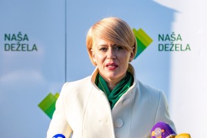 Aleksandra Pivec že decembra lani ustvarila twiter profil svoje stranke Naša dežela, med sledilci pa je tudi Janez Janša