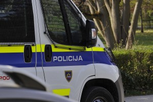 Trgovina z ljudmi v Šentilju: vpleten naj bi bil celo policist!