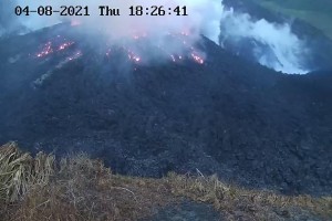 Na Svetem Vincentu izbruhnil ognjenik (VIDEO)