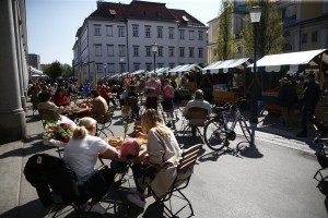 Preverjanje PCT: gostinci zahtevajo pojasnila, bo vlada spremenila sporni odlok?