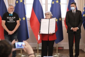 Pahor podelil priznanja prostovoljcem