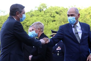 Viseča predsednika: v državnem zboru Pahorju propadajo predlogi za imenovanja