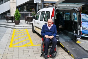 Pet novih parkirnih mest za invalide
