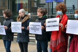 Sodišče ustavilo postopek tudi v primeru tretje mariborske dijakinje s februarskih protestov