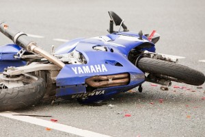 Slovenski par na motorju je na Hrvaškem trčil v pešca, umrla 31-letna Slovenka ter 63-letni Hrvat