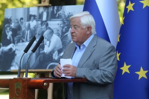 Kučan, Rupel, Pahor … poglejte, kdo vse je prišel na slovesnost v vili Podrožnik (FOTO)