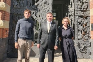 Ambasadorska praksa Pahorjevega sina v Berlinu