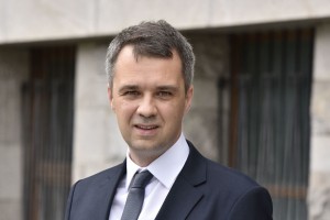 Po tem, kar mu je naredil Erbežnik, minister Dikaučič o novem državnem sekretarju ne razmišlja